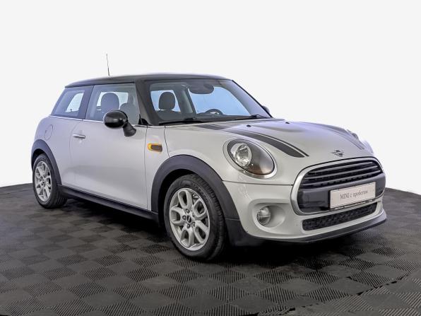 Mini Hatch III (F55/F56) Рестайлинг с пробегом 2018 года, цена 1 800 000 рублей, 73661 км, хэтчбек, Автокод Объявления