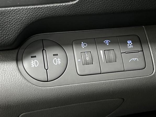 Hyundai H-1 II Рестайлинг 2 с пробегом 2018 года, цена 2 550 000 рублей, 175000 км, минивэн, Автокод Объявления