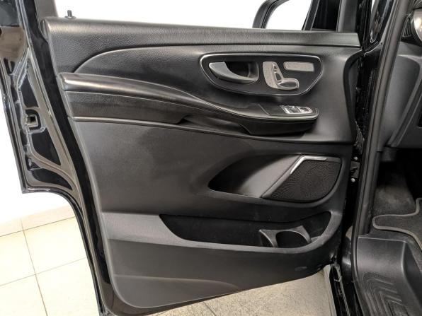 Mercedes-Benz V-Класс III (W447) Рестайлинг с пробегом 2021 года, цена 6 250 000 рублей, 144605 км, минивэн, Автокод Объявления