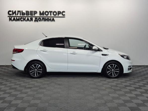 Kia Rio III Рестайлинг с пробегом 2015 года, цена 1 030 000 рублей, 111850 км, седан, Автокод Объявления