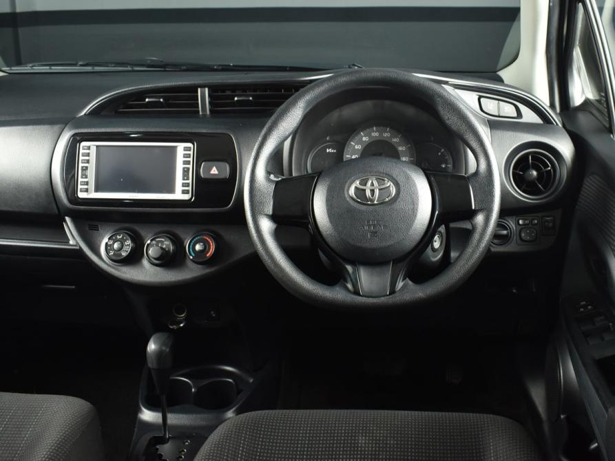 Toyota Vitz III (XP130) Рестайлинг Кемерово  - изображение 8