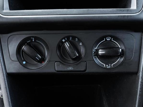 Volkswagen Polo V Рестайлинг с пробегом 2019 года, цена 1 170 000 рублей, 180849 км, седан, Автокод Объявления