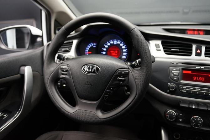 Kia Ceed II с пробегом 2012 года, цена 1 070 000 рублей, 232488 км, хэтчбек, Автокод Объявления
