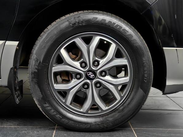 Hyundai H-1 II Рестайлинг 2 с пробегом 2019 года, цена 2 333 000 рублей, 253247 км, минивэн, Автокод Объявления