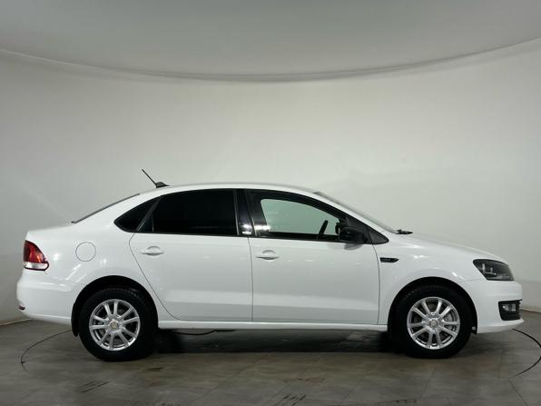 Volkswagen Polo V Рестайлинг с пробегом 2017 года, цена 1 050 000 рублей, 100656 км, седан, Автокод Объявления