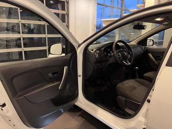 Renault Logan II Рестайлинг с пробегом 2020 года, цена 1 050 000 рублей, 82714 км, седан, Автокод Объявления