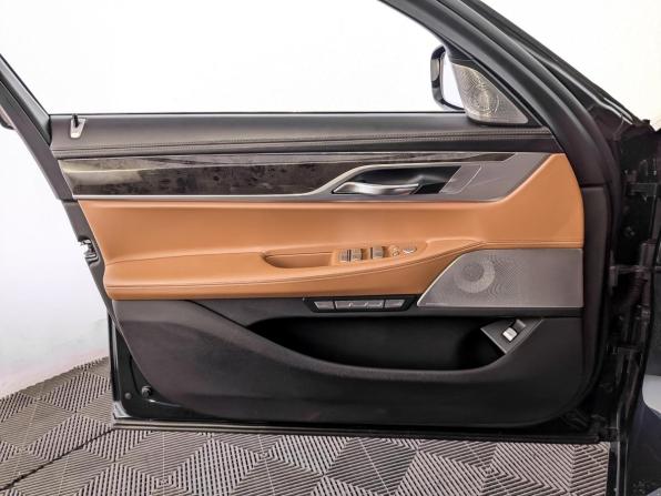 BMW 7 серии VI (G11/G12) с пробегом 2016 года, цена 3 000 000 рублей, 83571 км, седан, Автокод Объявления