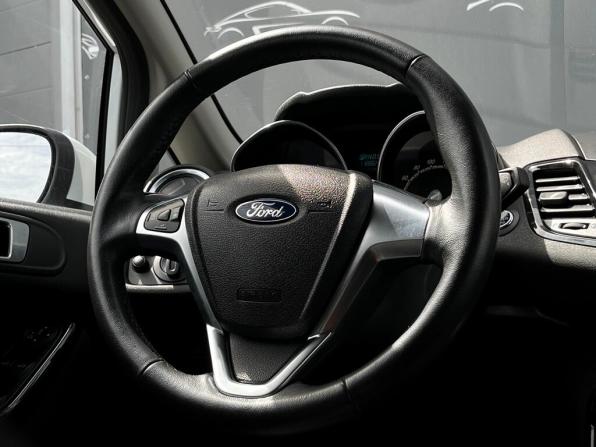 Ford Fiesta Mk6 Рестайлинг с пробегом 2016 года, цена 855 600 рублей, 118864 км, хэтчбек, Автокод Объявления