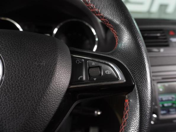 Skoda Yeti I с пробегом 2013 года, цена 999 000 рублей, 106704 км, внедорожник, Автокод Объявления