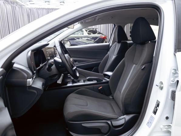Hyundai Elantra VII (CN7) с пробегом 2022 года, цена 1 695 000 рублей, 72371 км, седан, Автокод Объявления