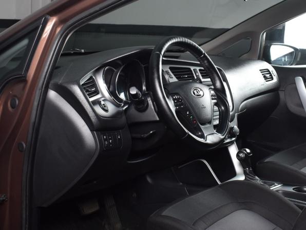 Kia Ceed II с пробегом 2013 года, цена 1 059 999 рублей, 174578 км, хэтчбек, Автокод Объявления