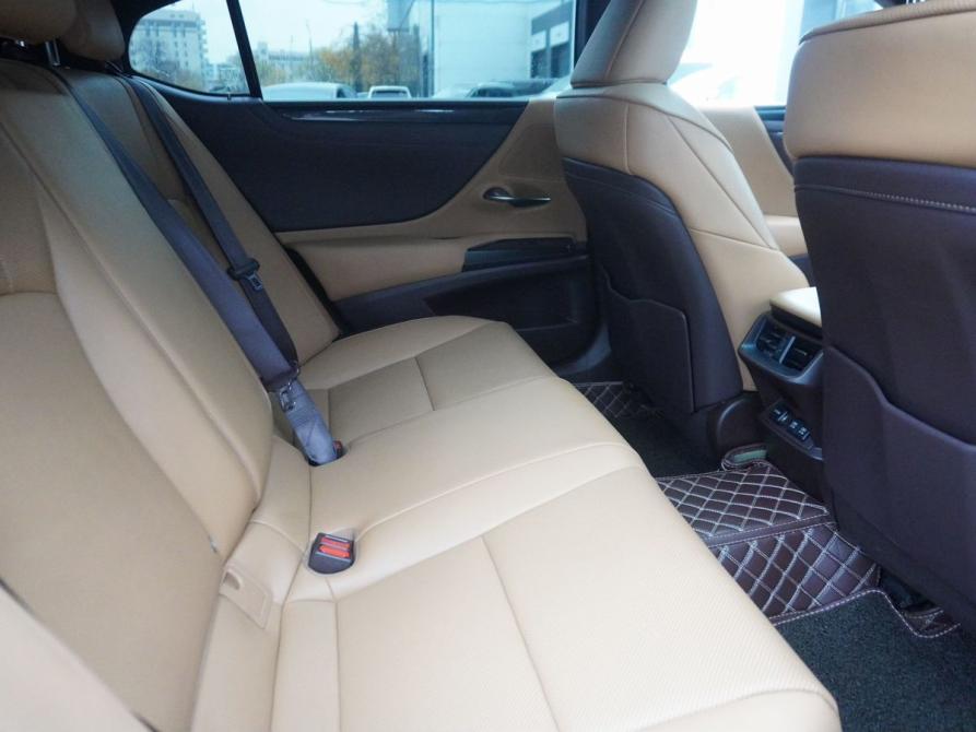 Lexus ES VII Москва  - изображение 10