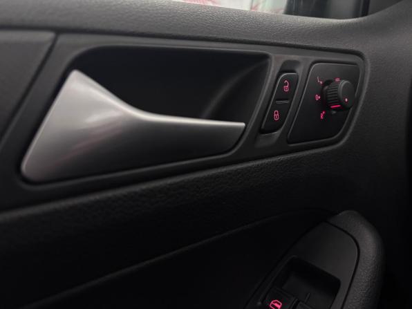 Volkswagen Jetta VI с пробегом 2013 года, цена 1 080 000 рублей, 133300 км, седан, Автокод Объявления