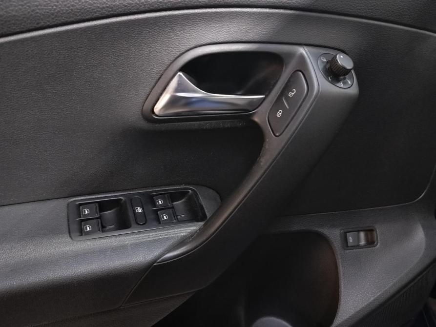 Volkswagen Polo V Рестайлинг Санкт-Петербург  - изображение 13