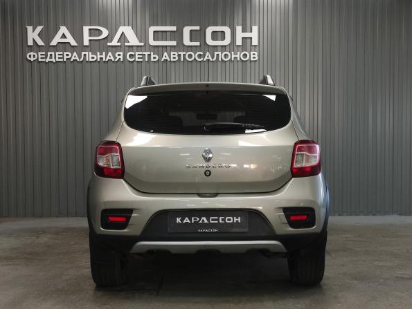 Renault Sandero II с пробегом 2015 года, цена 710 000 рублей, 102000 км, хэтчбек, Автокод Объявления