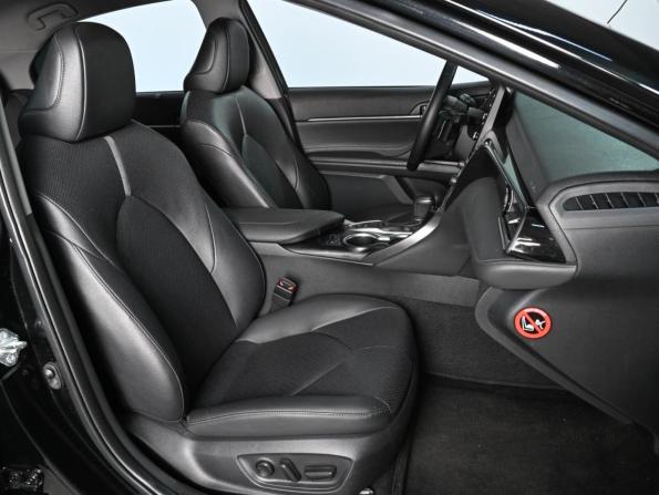 Toyota Camry VIII (XV70) Рестайлинг с пробегом 2021 года, цена 4 150 000 рублей, 33557 км, седан, Автокод Объявления