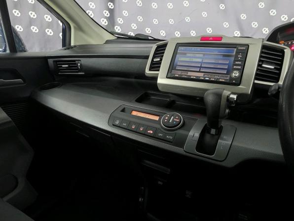 Honda Freed I с пробегом 2009 года, цена 851 000 рублей, 182339 км, компактвэн, Автокод Объявления