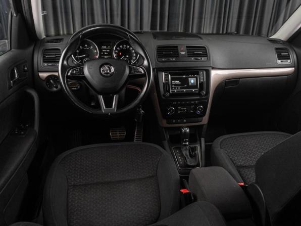 Skoda Yeti I Рестайлинг с пробегом 2015 года, цена 1 595 000 рублей, 136242 км, внедорожник, Автокод Объявления