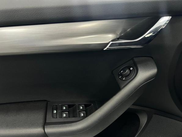 Skoda Octavia III (A7) Рестайлинг с пробегом 2020 года, цена 1 850 000 рублей, 105000 км, лифтбек, Автокод Объявления