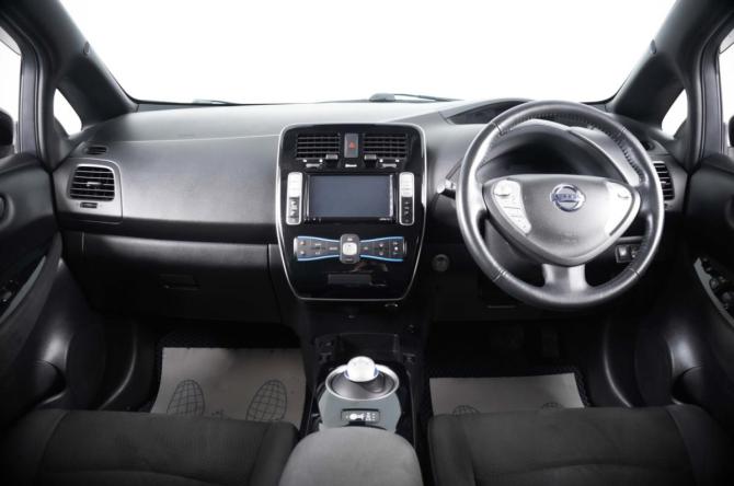 Nissan Leaf I (ZE0/AZE0) с пробегом 2016 года, цена 1 369 000 рублей, 102400 км, хэтчбек, Автокод Объявления