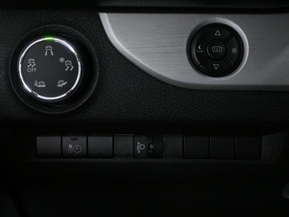 Peugeot Traveller I с пробегом 2019 года, цена 2 068 000 рублей, 354000 км, минивэн, Автокод Объявления