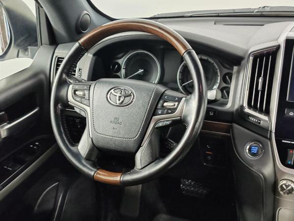 Toyota Land Cruiser 200 Series Рестайлинг 2 с пробегом 2020 года, цена 4 999 000 рублей, 331863 км, внедорожник, Автокод Объявления