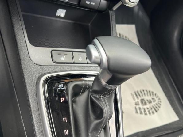 Kia Rio IV Рестайлинг с пробегом 2021 года, цена 1 879 000 рублей, 26849 км, хэтчбек, Автокод Объявления