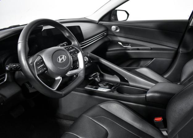 Hyundai Elantra VII (CN7) Рестайлинг с пробегом 2024 года, цена 2 127 890 рублей, 39670 км, седан, Автокод Объявления
