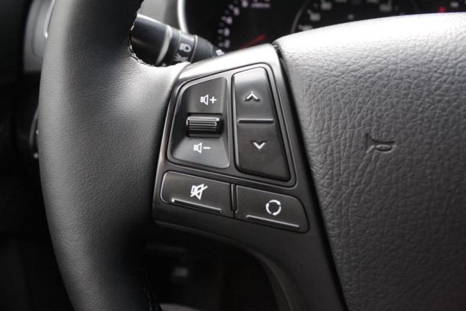 Kia Sorento II Рестайлинг с пробегом 2012 года, цена 1 390 000 рублей, 314407 км, внедорожник, Автокод Объявления
