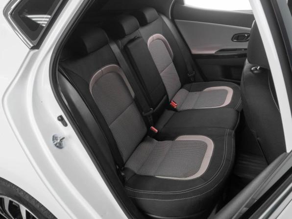 Kia Ceed II Рестайлинг с пробегом 2015 года, цена 1 399 000 рублей, 102699 км, хэтчбек, Автокод Объявления
