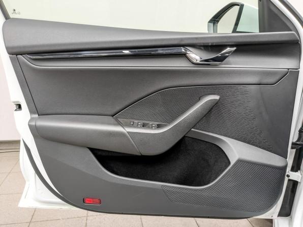 Skoda Octavia IV (A8) с пробегом 2021 года, цена 2 440 000 рублей, 52826 км, лифтбек, Автокод Объявления