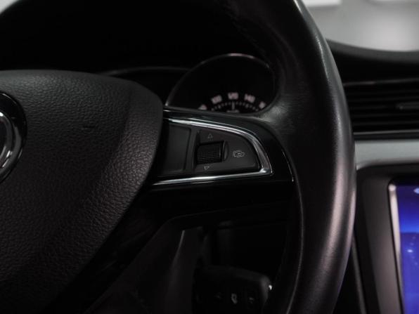 Skoda Superb II Рестайлинг с пробегом 2015 года, цена 1 199 000 рублей, 216276 км, лифтбек, Автокод Объявления