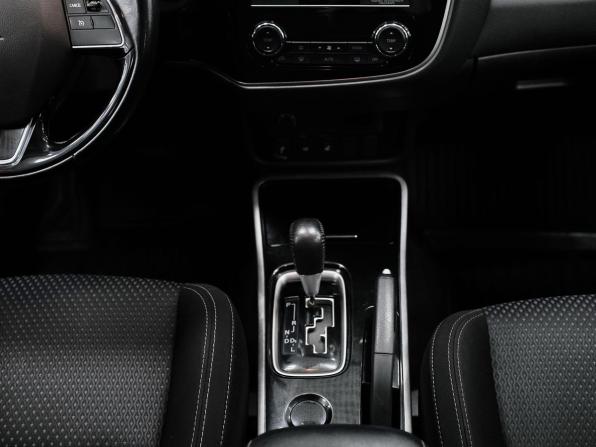 Mitsubishi Outlander III Рестайлинг 3 с пробегом 2018 года, цена 1 819 000 рублей, 136613 км, внедорожник, Автокод Объявления