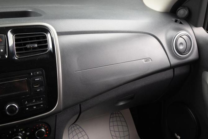 Renault Logan II с пробегом 2014 года, цена 599 000 рублей, 183432 км, седан, Автокод Объявления