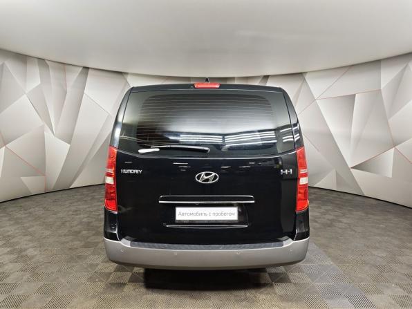 Hyundai H-1 II Рестайлинг 2 с пробегом 2018 года, цена 2 599 000 рублей, 146309 км, минивэн, Автокод Объявления