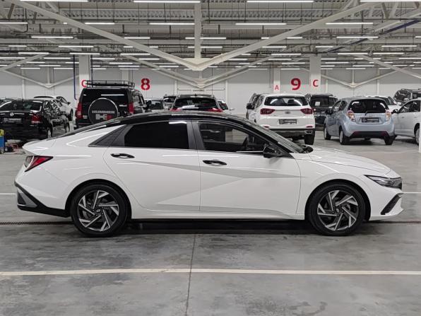 Hyundai Elantra VII (CN7) Рестайлинг с пробегом 2023 года, цена 1 919 000 рублей, 53106 км, седан, Автокод Объявления