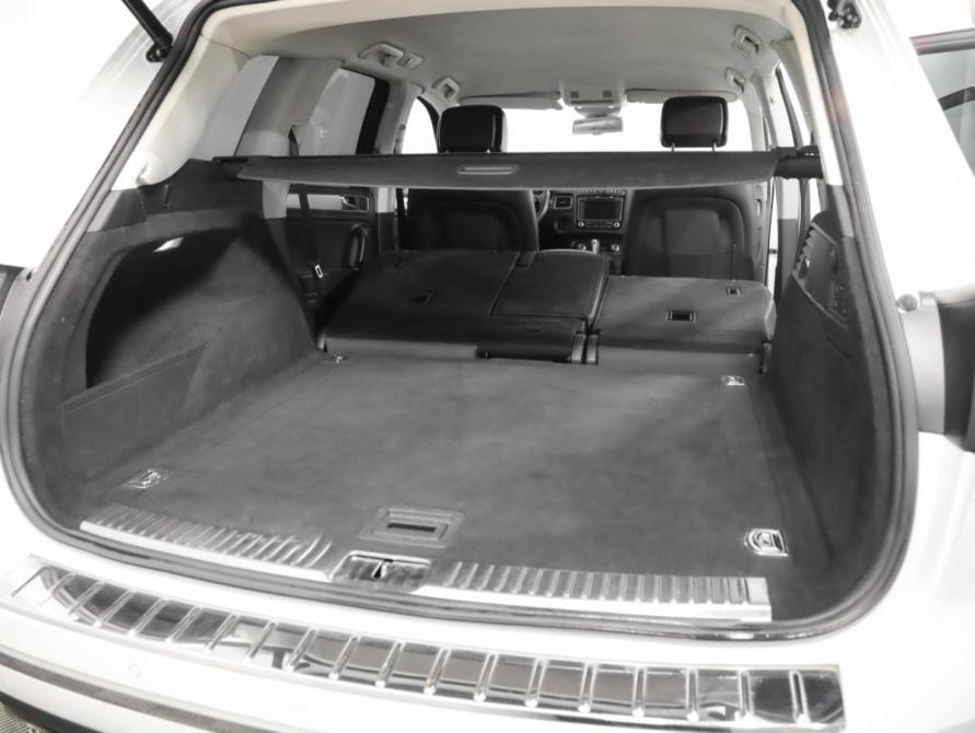 Volkswagen Touareg II Рестайлинг Санкт-Петербург  - изображение 30