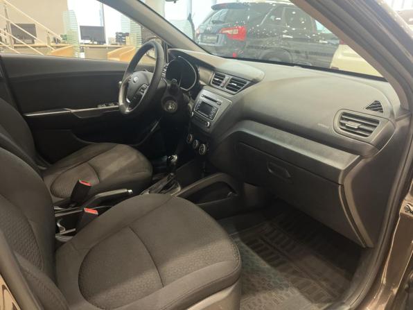 Kia Rio III Рестайлинг с пробегом 2015 года, цена 1 080 000 рублей, 98437 км, хэтчбек, Автокод Объявления