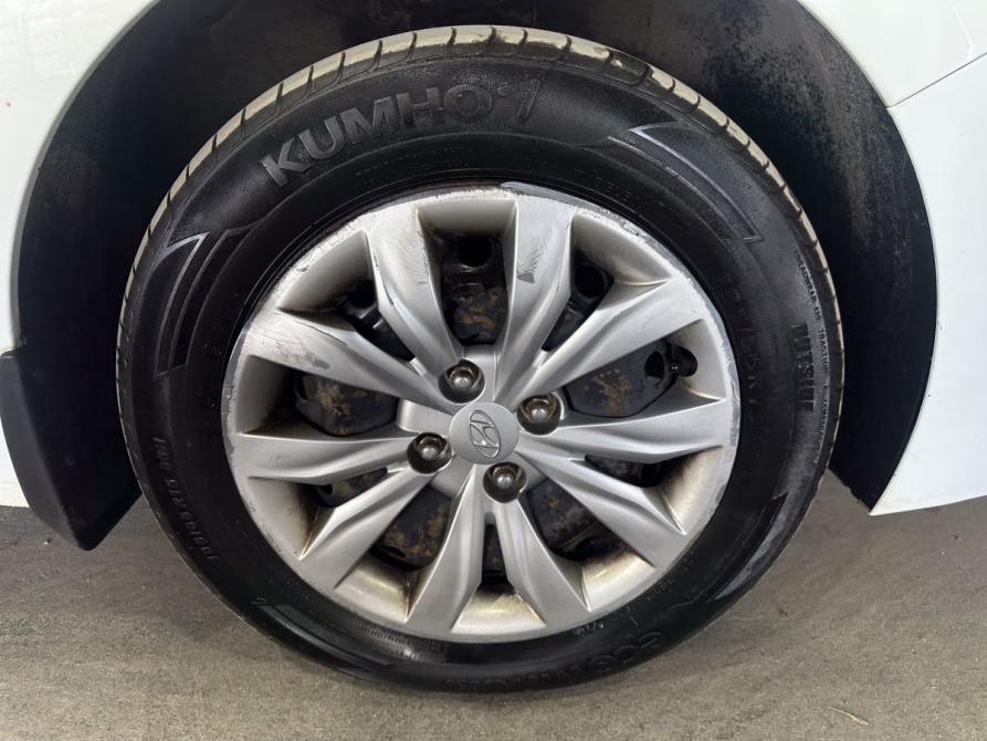 Hyundai Solaris II Москва  - изображение 20