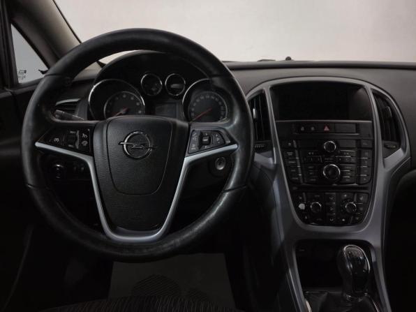 Opel Astra J Рестайлинг с пробегом 2013 года, цена 690 000 рублей, 191865 км, хэтчбек, Автокод Объявления