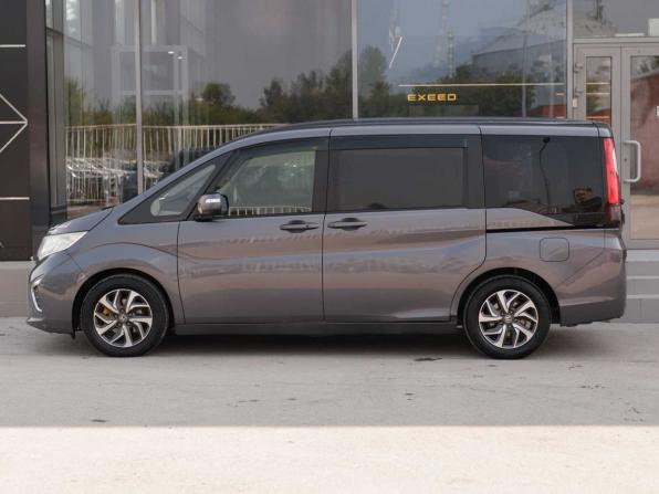 Honda Stepwgn V с пробегом 2015 года, цена 1 720 000 рублей, 108542 км, минивэн, Автокод Объявления
