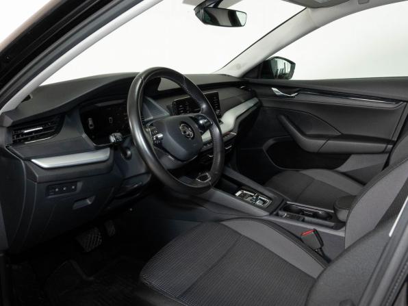 Skoda Octavia IV (A8) с пробегом 2021 года, цена 2 220 000 рублей, 126116 км, лифтбек, Автокод Объявления