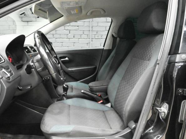 Volkswagen Polo V Рестайлинг с пробегом 2019 года, цена 1 250 000 рублей, 143612 км, седан, Автокод Объявления