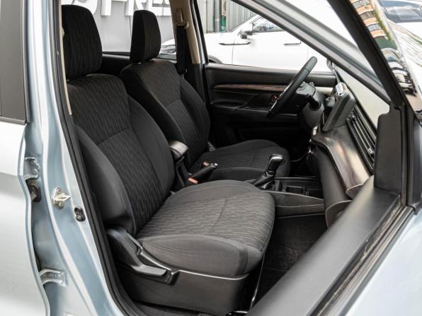 Suzuki Ertiga II с пробегом 2022 года, цена 1 875 000 рублей, 69400 км, компактвэн, Автокод Объявления