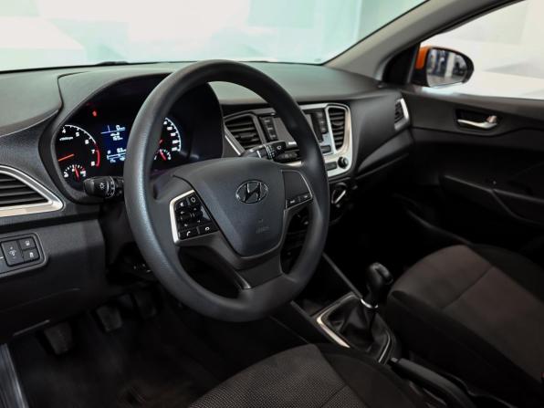 Hyundai Solaris II Рестайлинг с пробегом 2022 года, цена 1 830 000 рублей, 49232 км, седан, Автокод Объявления