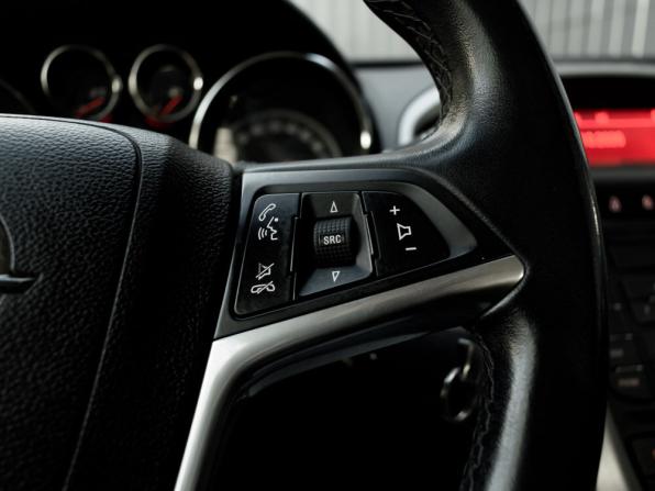 Opel Astra J с пробегом 2010 года, цена 750 000 рублей, 112238 км, хэтчбек, Автокод Объявления