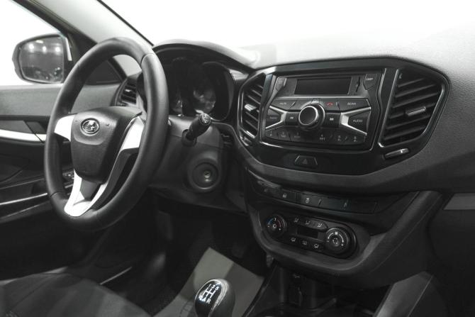 Lada (ВАЗ) Vesta I с пробегом 2017 года, цена 799 000 рублей, 106000 км, седан, Автокод Объявления