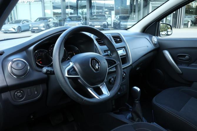 Renault Logan II Рестайлинг с пробегом 2022 года, цена 1 250 000 рублей, 83349 км, седан, Автокод Объявления