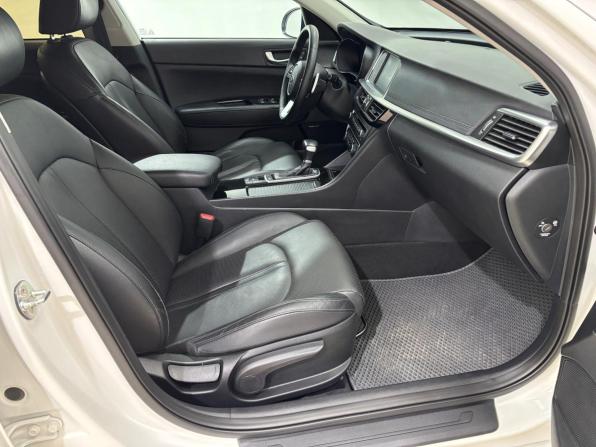 Kia Optima IV Рестайлинг с пробегом 2018 года, цена 2 060 000 рублей, 138736 км, седан, Автокод Объявления
