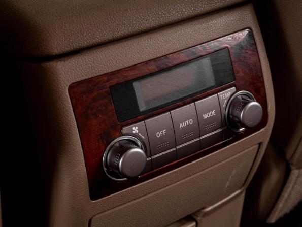 Toyota Highlander II (XU40) Рестайлинг с пробегом 2012 года, цена 2 199 000 рублей, 223837 км, внедорожник, Автокод Объявления
